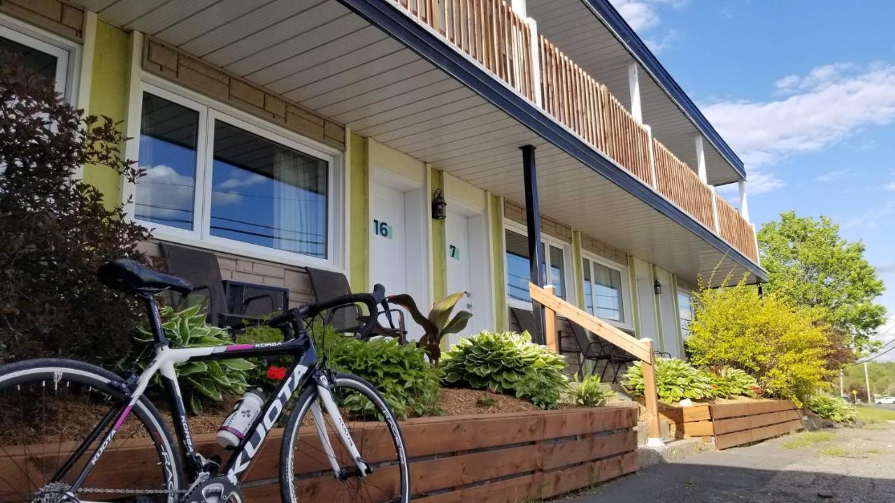 Auberge Happy Logis Lac-Etchemin Exterior foto