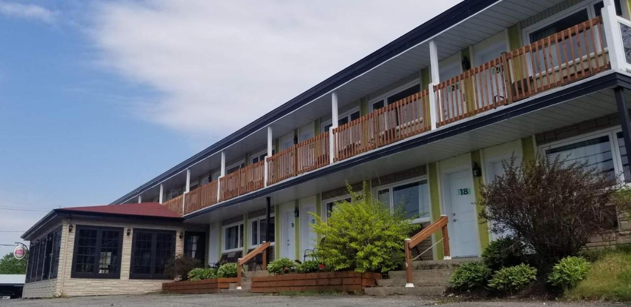 Auberge Happy Logis Lac-Etchemin Exterior foto